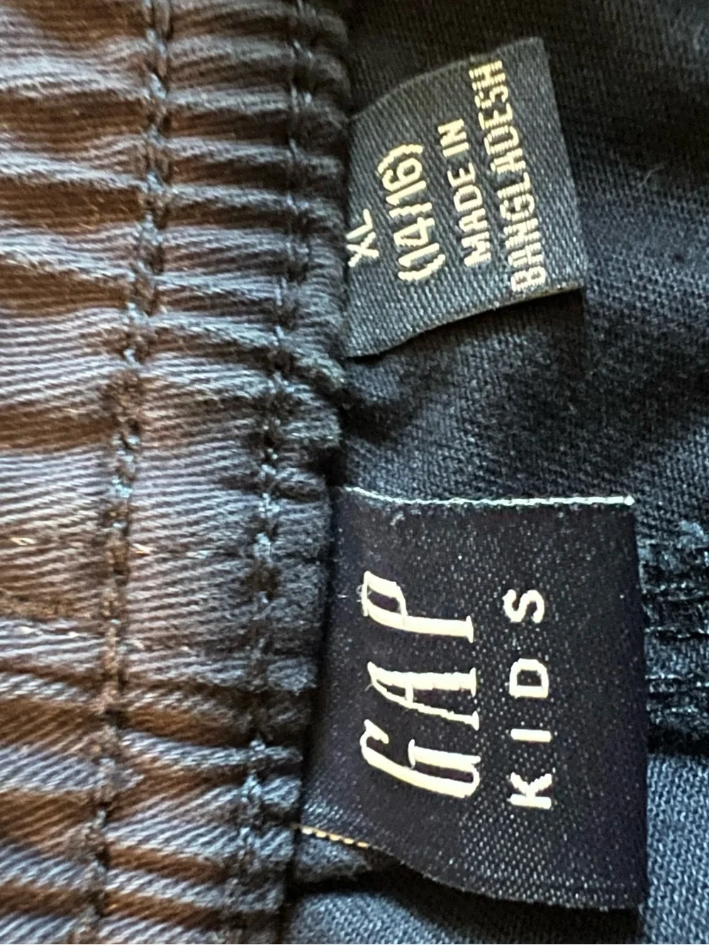 GAP Kids Navy Elastic-Waist Kids Shorts Size 14-16 XL.       (3)